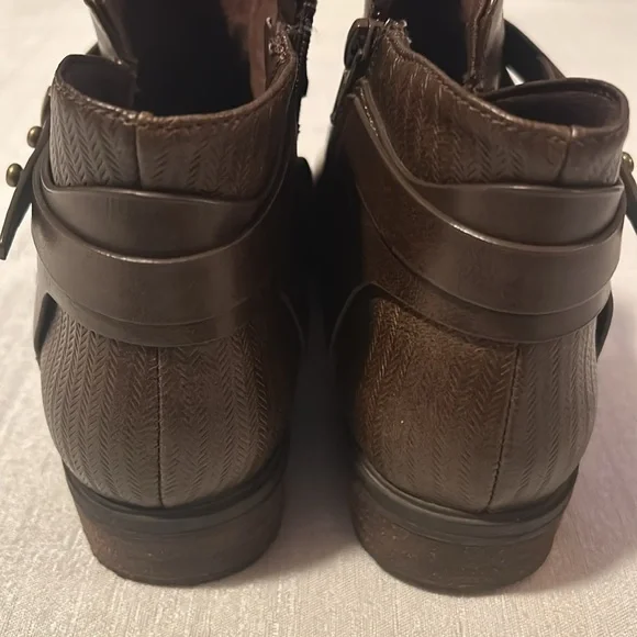 BareTraps Women’s Brown Ankle Booties w/ Design all along the side Size 8 - Picture 11 of 14